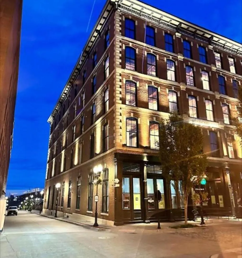 Riverfront Loft-Parking-Gym-P103 圣路易斯 公寓